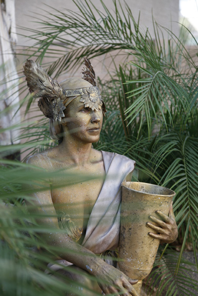 The statue played by Dona Wood